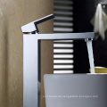 Quality Garantie Square Deck montiertes Hochsputungsbecken Luxus -Tap -Mixer -Chrom -Wasserhahn